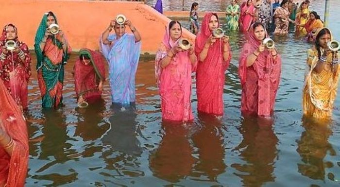 आज छठ पर्व, साँझमा अस्ताउँदो सूर्यको पूजा गरिदैँ