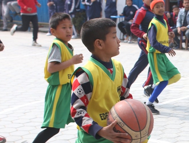 बास्केटबलमा अमृत र इबीए विजयी