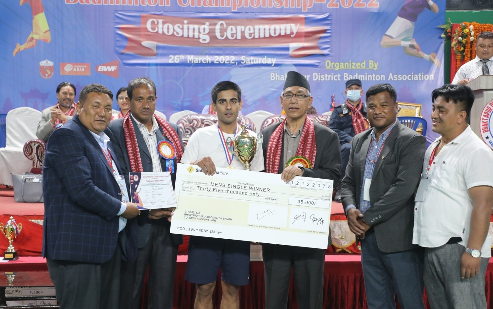 भक्तपुर खुला ब्याडमिन्टनको उपाधि दिपेश र रशिलालाई