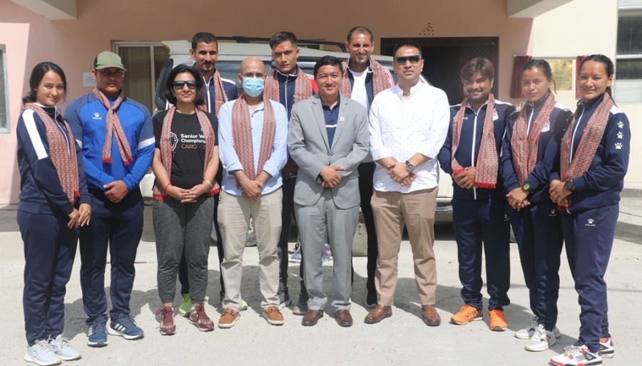 फेन्सिङ टोली इजिप्ट जाँदै