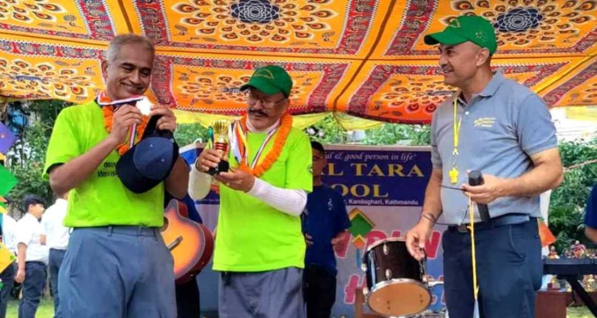 डा.भगवान कोइरालाले जिते ‘छैठौं उज्ज्वलतारा दौड’ मा पुरस्कार