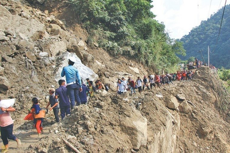 बाढीपहिरोपहिरोमा परि मृत्यु हुनेको संख्या ६५ पुग्यो (कहाँ कति ?)