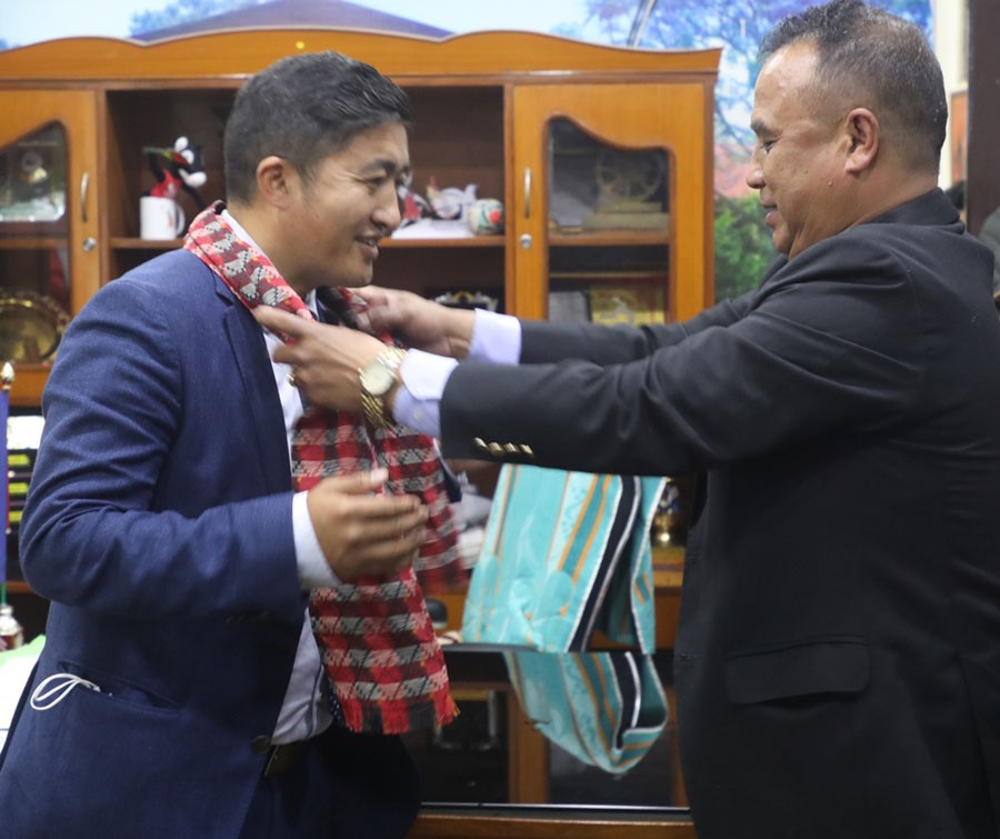 बक्सिङ संघद्वारा सदस्य–सचिवलाई बधाइ