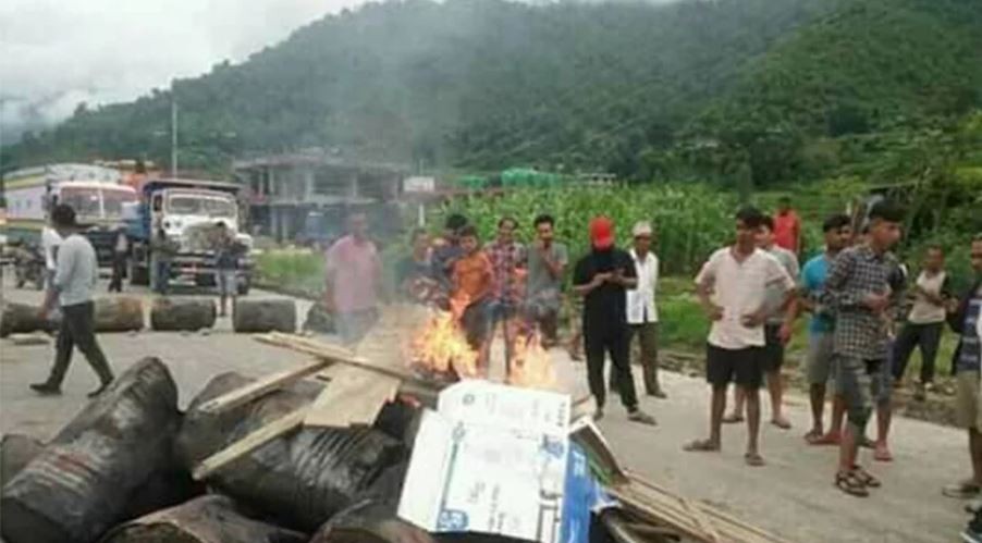 उपचार नपाउँदा सुत्केरीको मृत्यु, आफन्तद्वारा प्रदर्शन