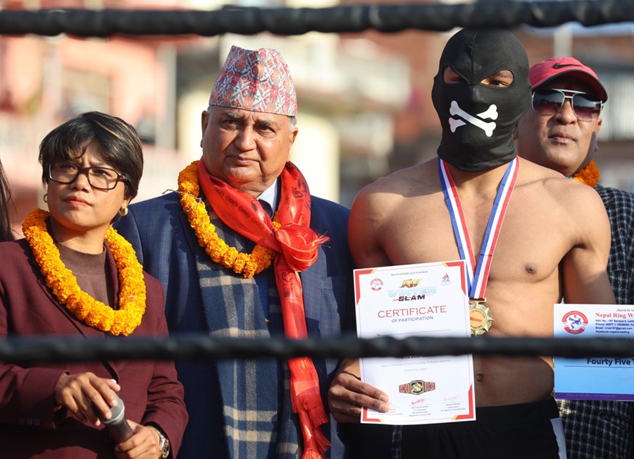 दोश्रो आरडब्लु विन्टर स्लाम रेस्लिङमा तनु च्याम्पियन