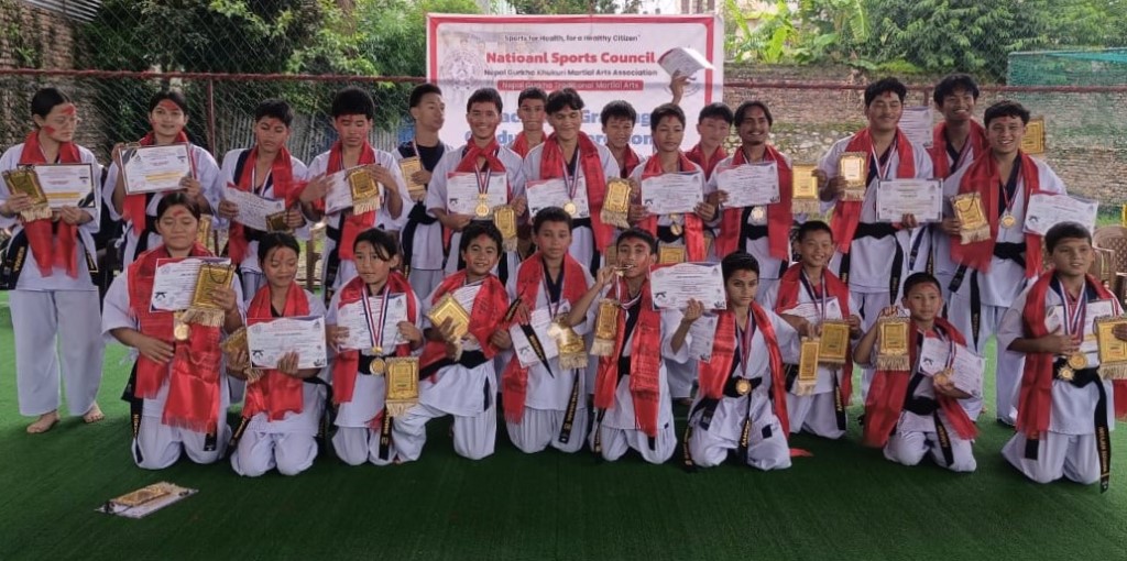 टोखा र तारकेश्वर शाखाद्वार २७ खेलाडीको ब्ल्याक बेल्ट ग्रेडिङ सम्पन्न